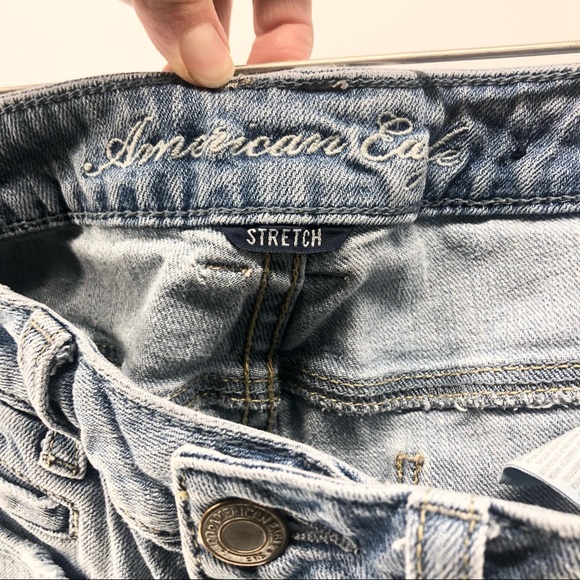 American Eagle Size 2 Vintage Flare Light Wash Slightly Distressed Unique Jeans - Picture 2 of 9